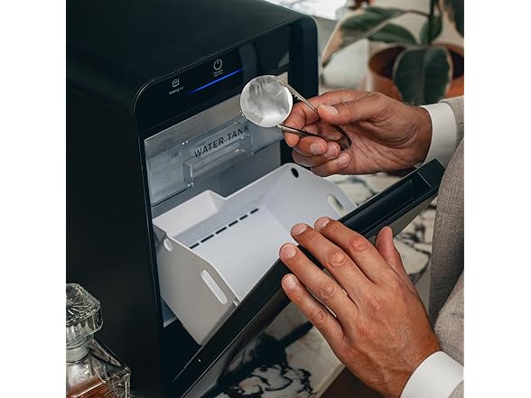 Newair Countertop Whiskey Ice Ball Maker - Gallery 11