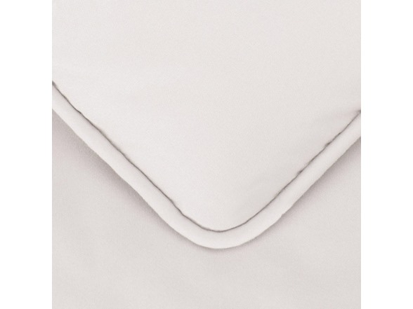 AmazonBasics Pinch Pleat Comforter Set