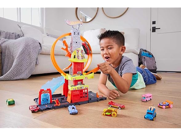 Hot Wheels City with 1 Toy Car