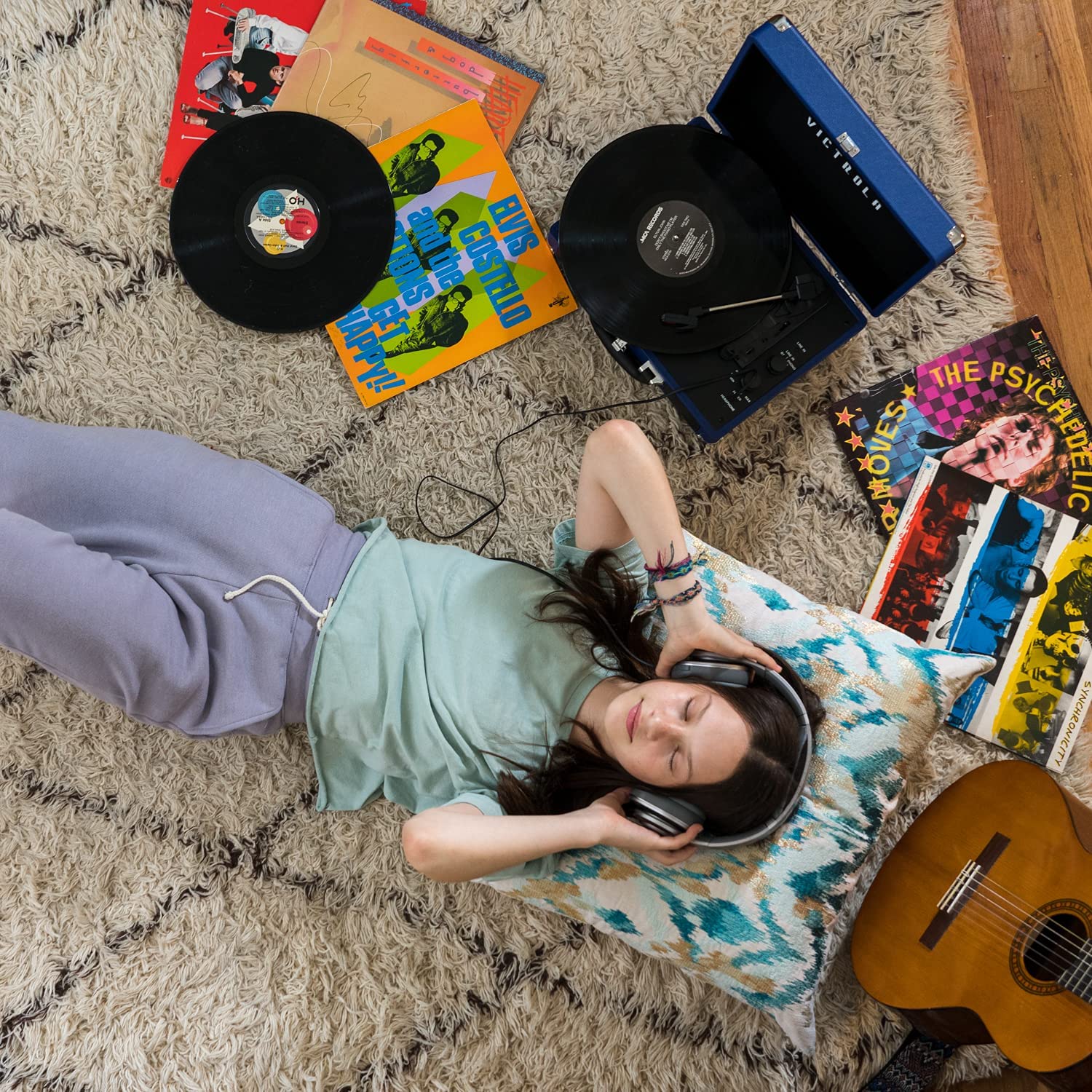 (NEW) Victrola 3-Speed Bluetooth Suitcase Record Player - Gallery 28