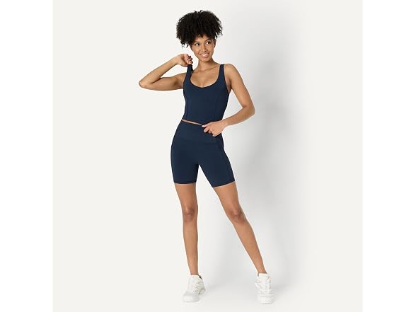 Amazon Essentials Women (XS) Formflex Training Top