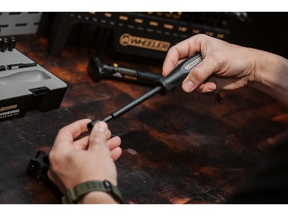 Wheeler 100-Pcs Screwdriver Set