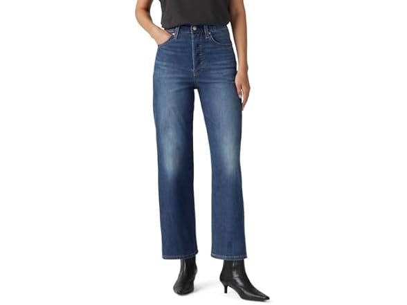 Levis Womens Premium Ribcage Straight