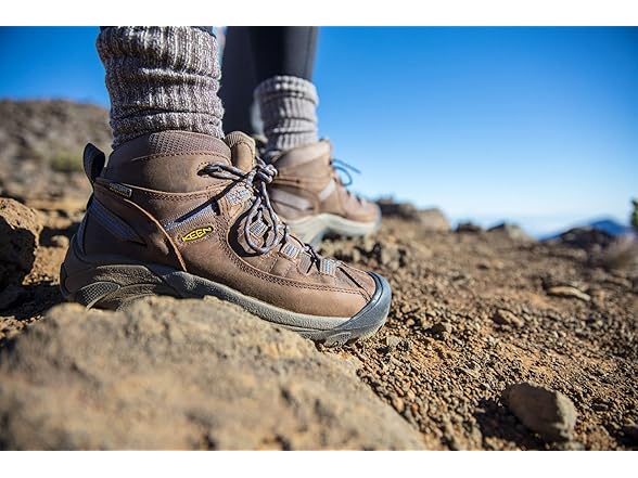 KEEN Women's Targhee 2 Waterproof Hiking Boots, 8 (Open Box)