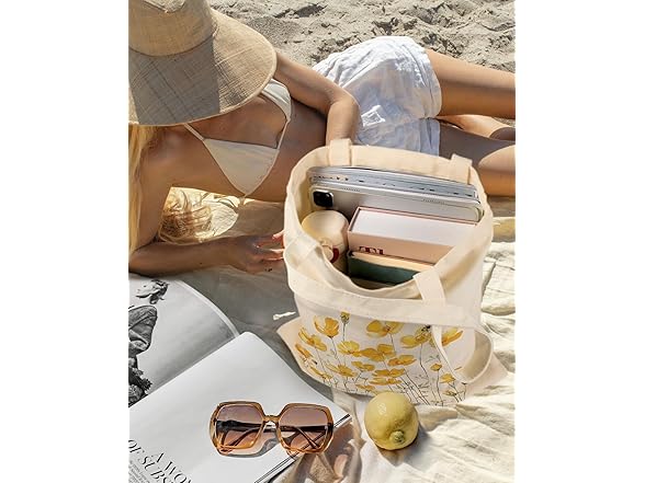 Miss Adola Women's Canvas Tote Bag