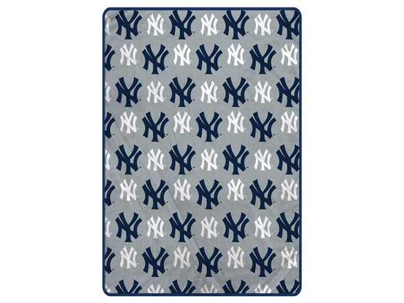 MLB Logo Cozy Oversized 66x95 Blanket
