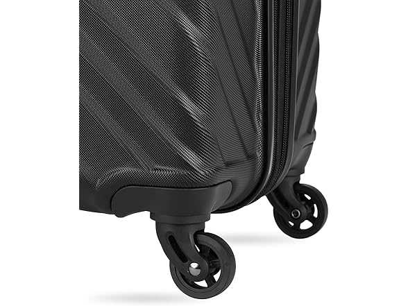 SwissGear Lightweight Expandable Spinner