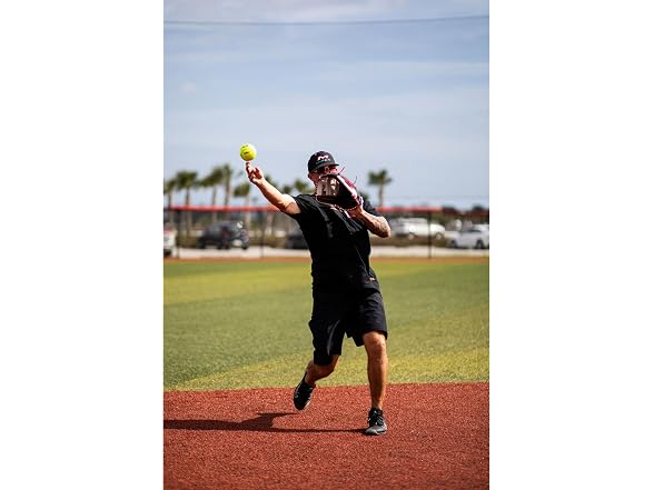 Miken PLAYERS SERIES Slowpitch Right Hand Softball Glove