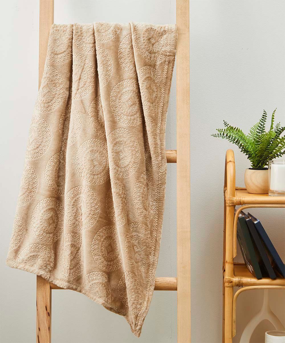 Caesar Embossed Throw - Gallery 11