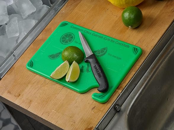 San Jamar Saf-T-Grip Cutting Board with Molded-in Ruler