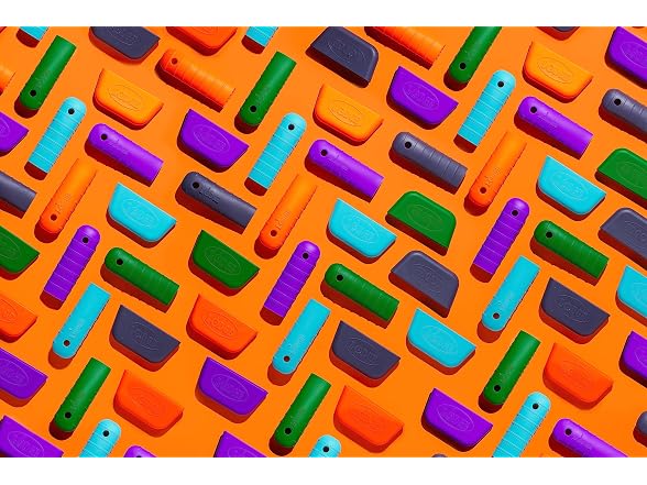 Lodge Bold Silicone Assist Handle Holder, Vivid Purple