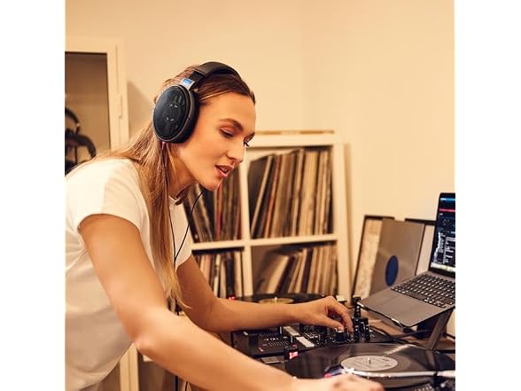 (NEW) Sennheiser HD 600 Audiophile Open-Back Dynamic Wired Headphones