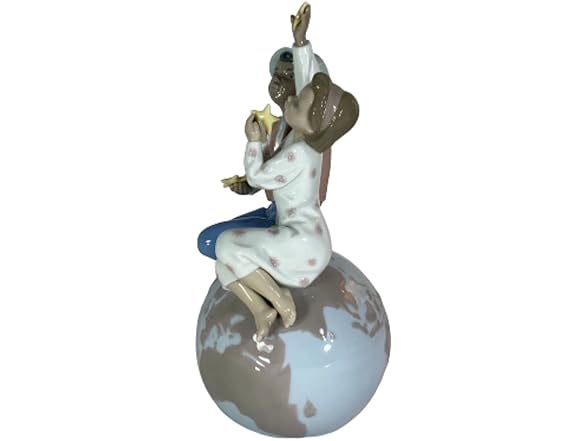 Lladro A World of Love Collectible Fig