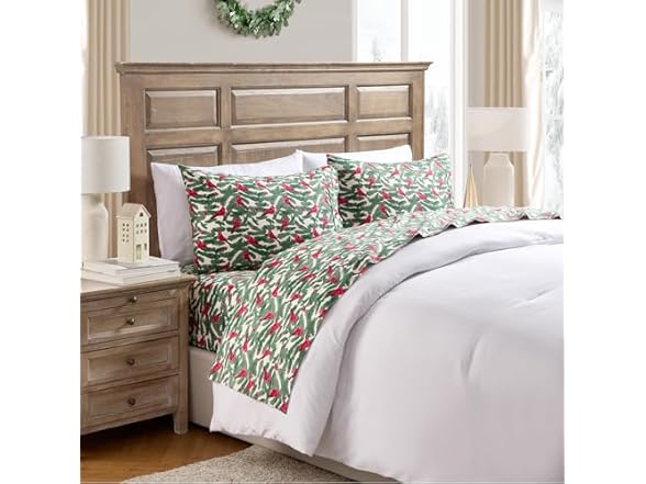 Hallmark - Holiday Sheets, 4-Piece Sets