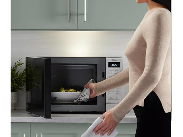 Panasonic NN-SN68QB 1.2 cu. Ft 1.2 cu.ft. Countertop Micro