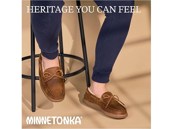 Minnetonka Men's Pile Lined Hardsole