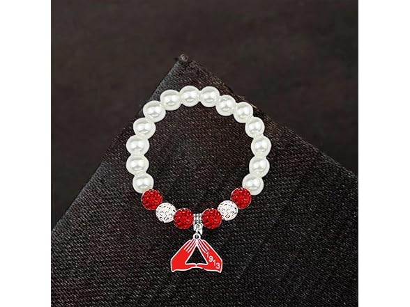 Husuru Delta Pearl Bracelet