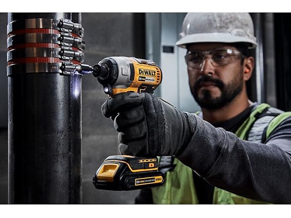 DEWALT DCF787C2 20V MAX Cordless Impact Driver Kit