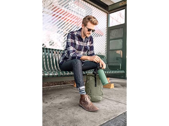 Chute Mag Vacuum Water Bottle - 32oz, Navy