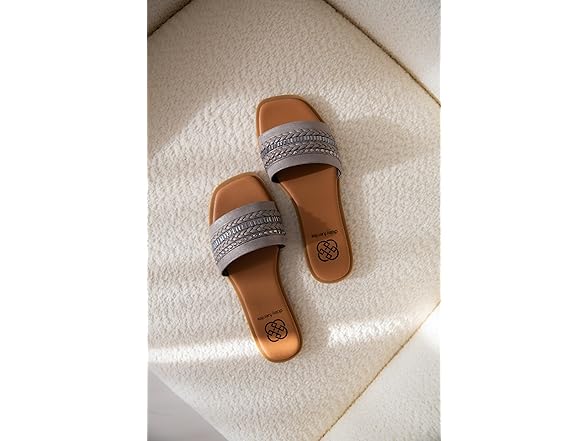 Daisy Fuentes Womens Zina Slip-On Sandals