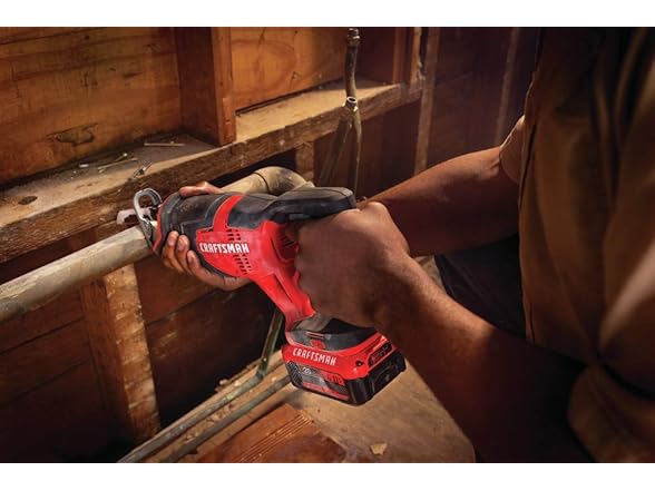 CRAFTSMAN CMCS300M1 V20 Reciprocating Saw