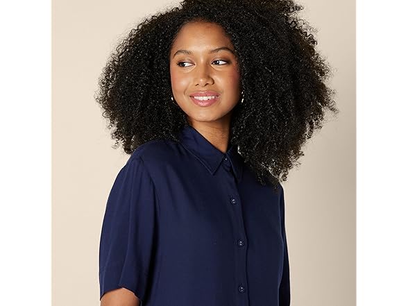 AE Womens RelaxedFit Button Down