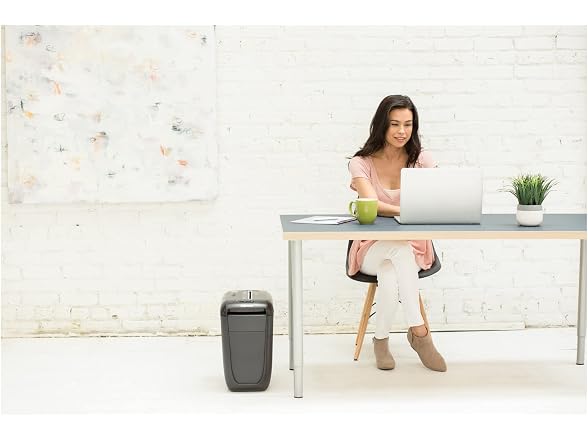 Fellowes 4606001 60Cs 10-Sheet Paper Shredder