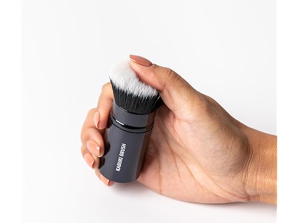 Lune+Aster Kabuki Brush