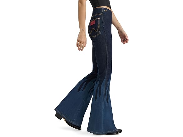 Wrangler Women (26W x 32L) X Lainey Wilson Jean