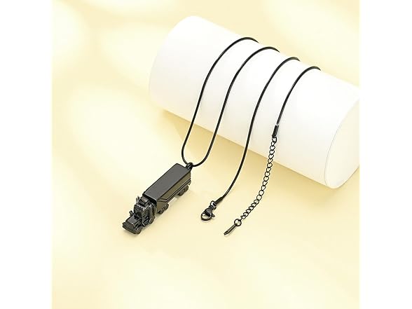 QGJNSGC 18 Wheeler Truck Urn Necklace