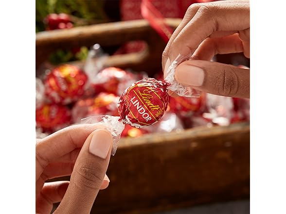 Lindt Lindor Milk Choc Truffles Traditio