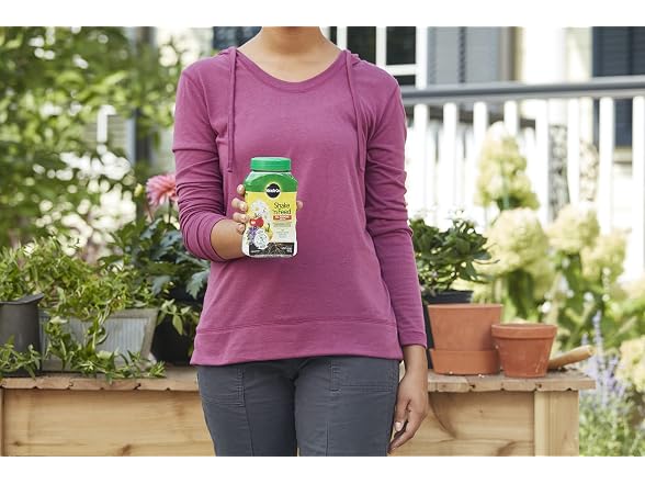 Miracle-Gro Shake 'N Feed All Purpose, 1 lb. (6-pack)