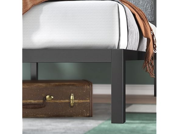 ZINUS Korey Metal Platform Bed Frame with Headboard