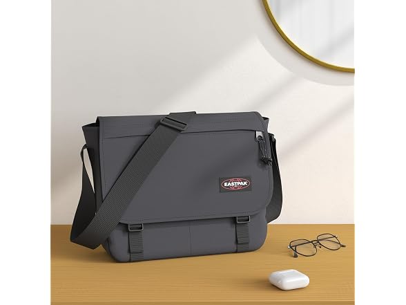 EASTPAK Delegate +