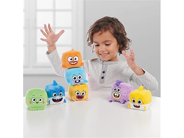 WowWee Mommy Shark Big Show! Song Cube