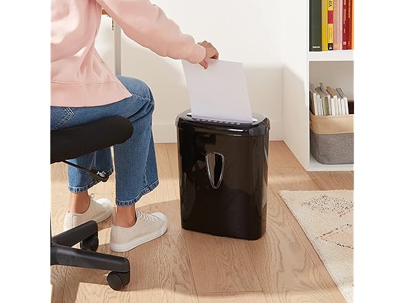 Amazon Basics 6 Sheet High Security Micro Cut