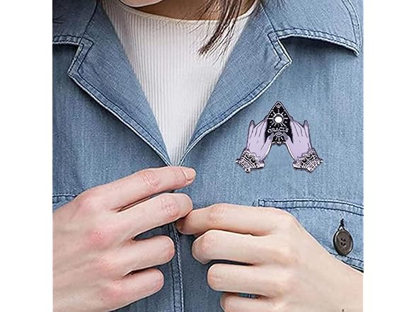 QUREZA Magic Brooch Oracle Enamel Pin
