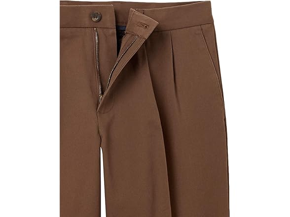 Amazon Essentials Men's Pleated Chino Pant