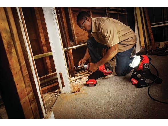 CRAFTSMAN CMCS300M1 V20 Reciprocating Saw