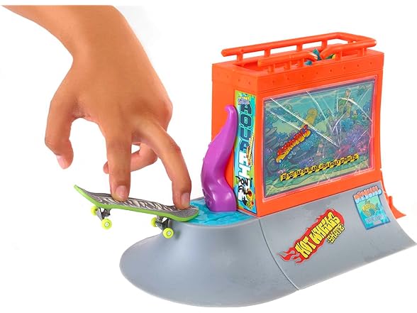 Hot Wheels Aquarium Skatepark Playset