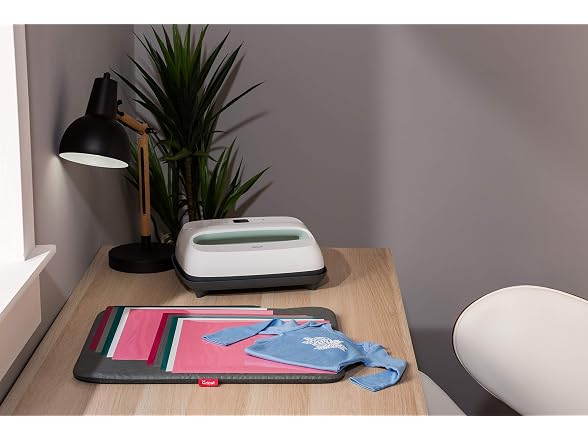 Cricut Everyday Iron On Mesh Vinyl Roll, DIY