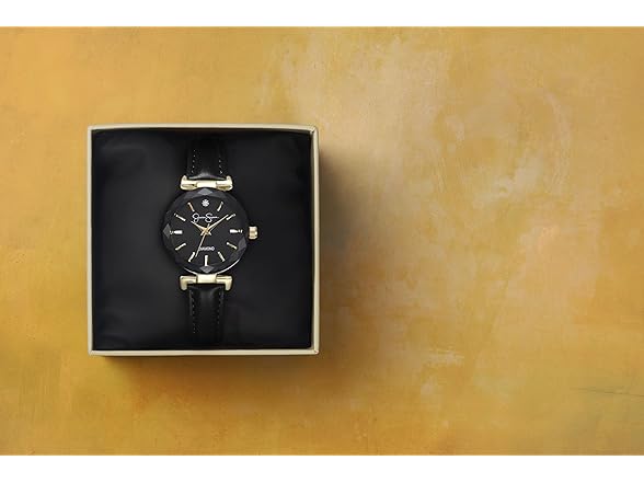 Jessica Simpson Round Watch Leather Band