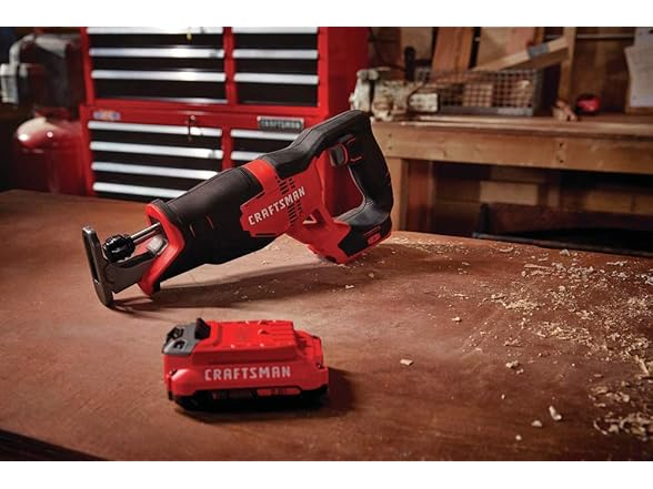 CRAFTSMAN CMCS300M1 V20 Reciprocating Saw