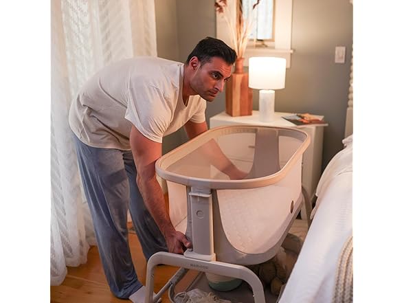 Maxi-Cosi Iora Bedside Bassinet