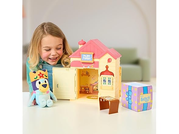 Bluey Play Date Plush Surprise