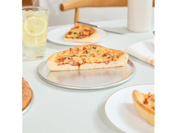 Restaurantware Aluminum Coupe Pizza Pan, 9 In, 12 Pack