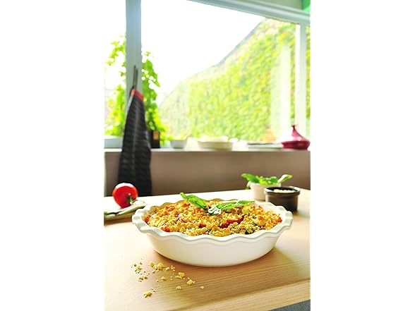 Emile Henry Made In France 9 Inch Pie Dish, White