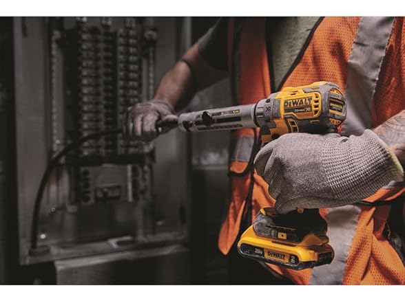 Dewalt DCB203 20V MAX Battery, Compact 2.0Ah