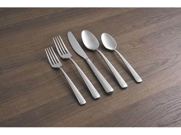 Cambridge Chrysanne 20pc Silverware Set