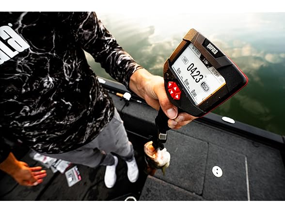 Rapala High Visibility Digital Scale 20 lb Portable Fish Scale 